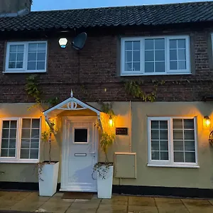  Apartment 2 Bed Cosy - - High End Furnishings United Kingdom