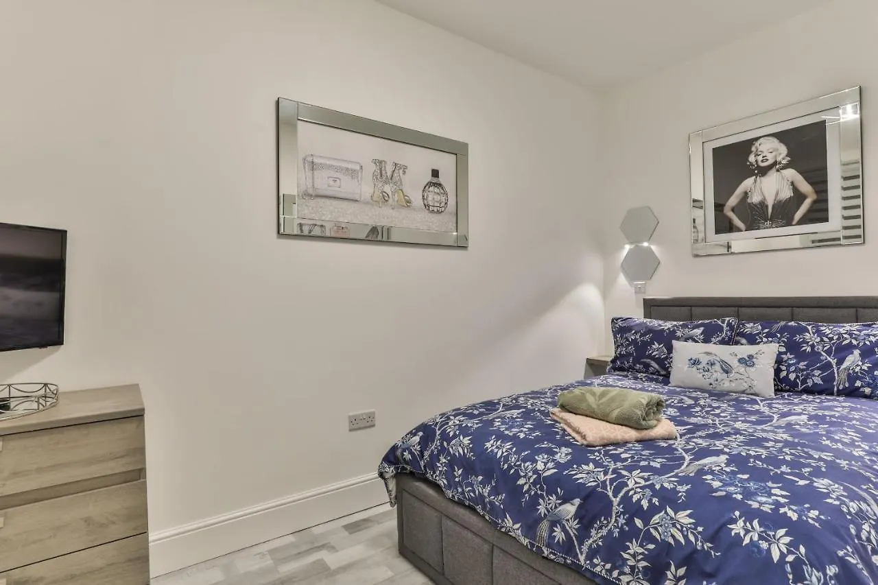 Ferienwohnung The Monroe - 2Nd Floor - Luxury For Up To 4 Guests Near Open Air Theatre And North Bay Scarborough 0*,  Großbritannien